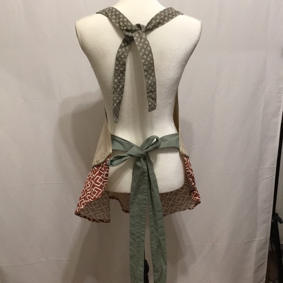 DESIGNS IMPORTS BRAND NEW GATHER TOGETHER FUFFLE APRON - Picture 4 of 9